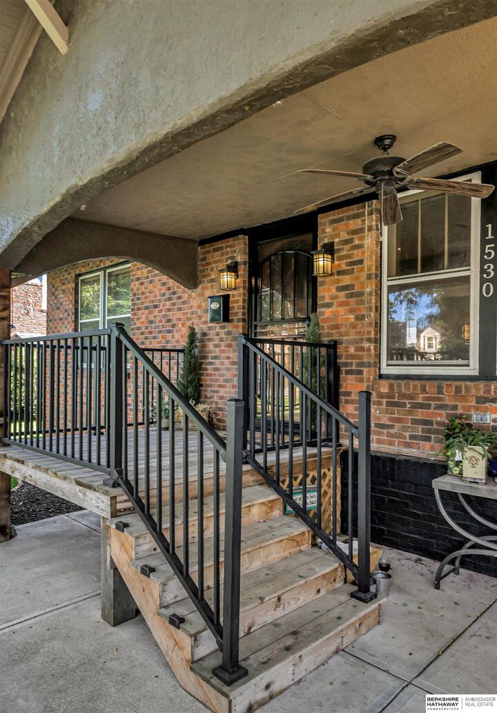 Property Photo:  1530 N 52nd Street  NE 68104 