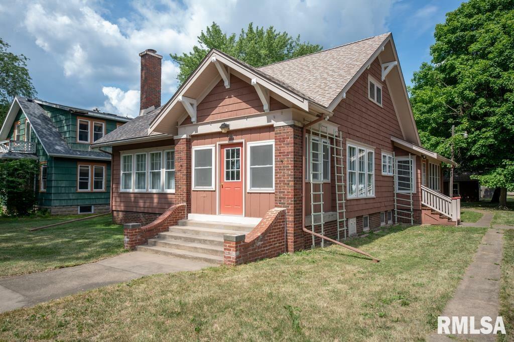 Property Photo: 708 Main Street IL 61537