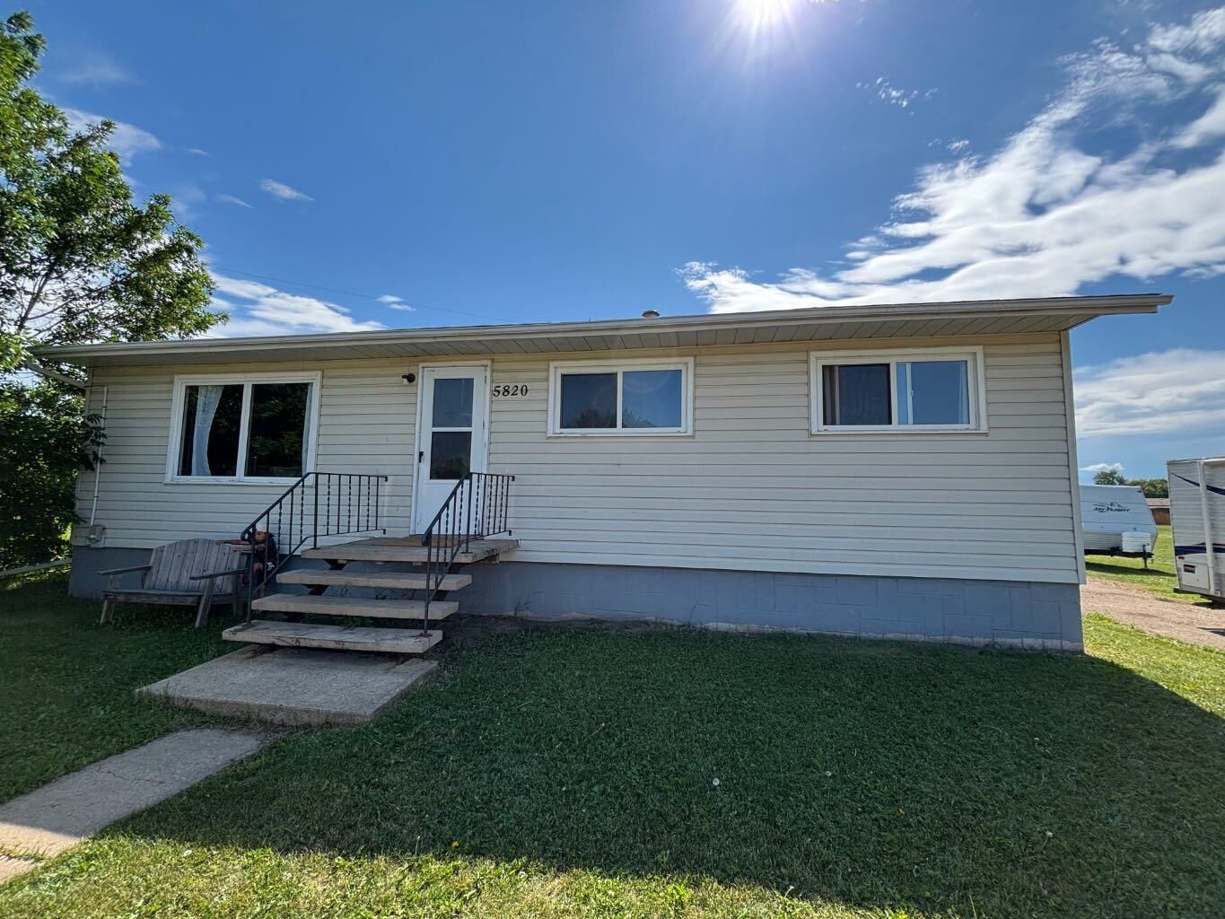 Property Photo: 5820 48th Street AB T0G 1E0