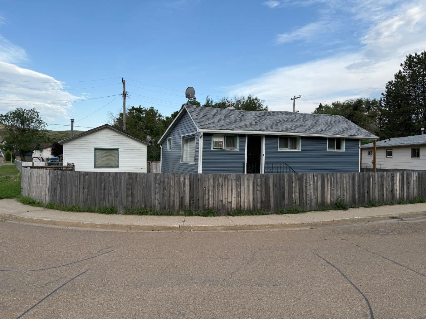 106 Poplar Crescent  Drumheller AB T0J 0Y1 photo