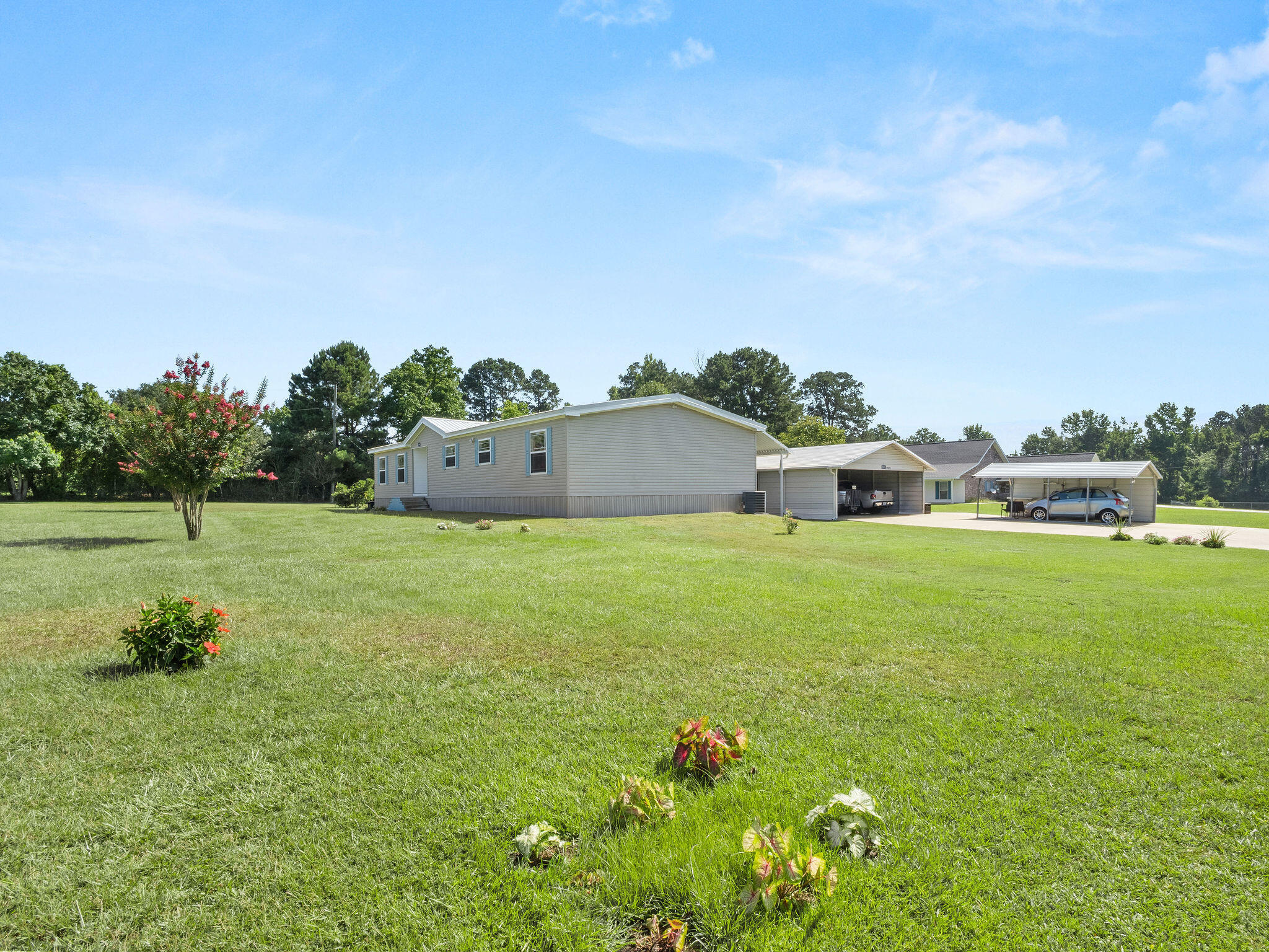 Property Photo: 5099 Main St LA 71403