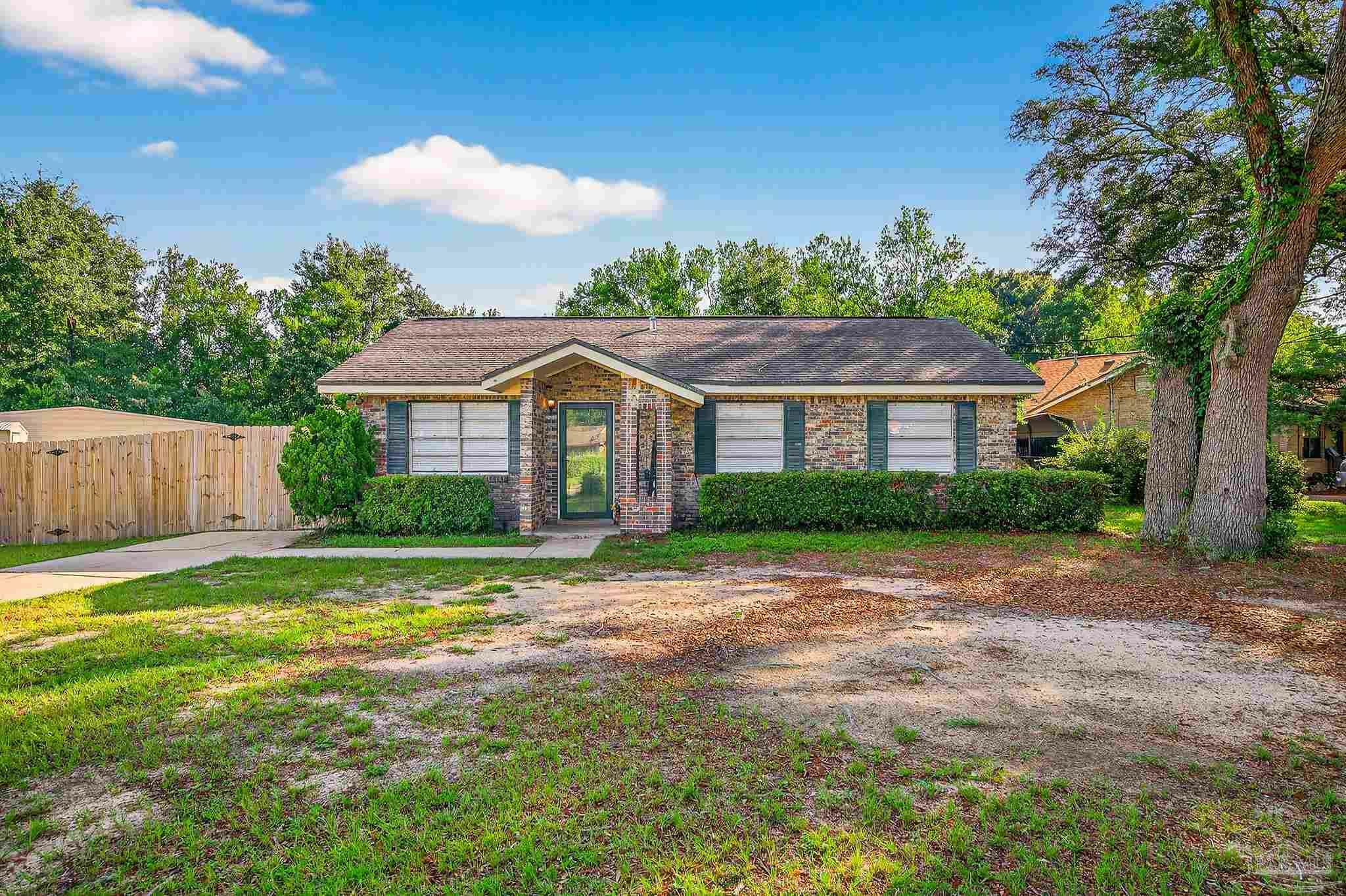 Property Photo: 4680 Lanett Dr FL 32526