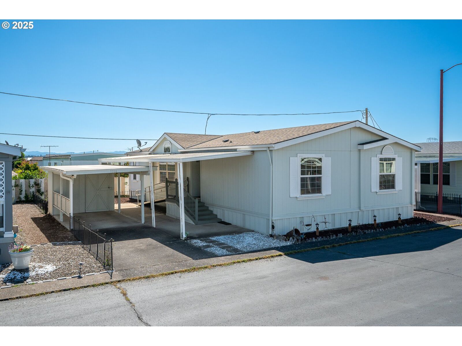 Property Photo:  5574 43rd Pl NE  OR 97305 