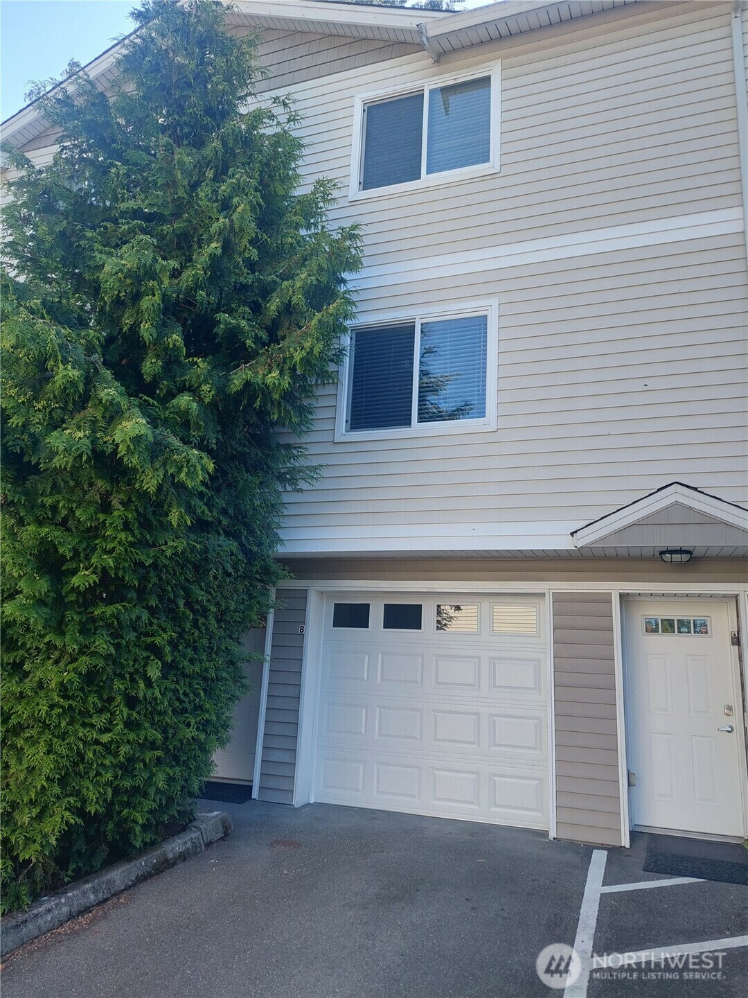 Property Photo: 6907 Rainier Drive E 1B WA 98203
