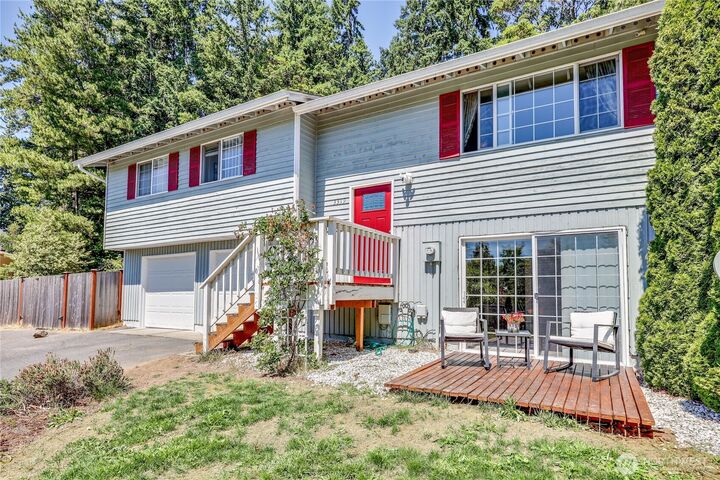 3319  Forest Drive NE  Bremerton WA 98310 photo