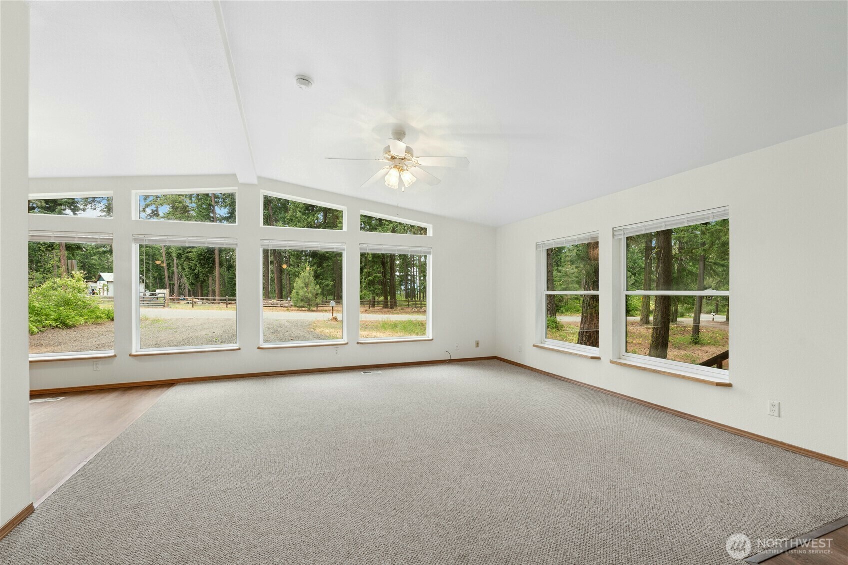 Property Photo: 1810 Casassa Road WA 98922