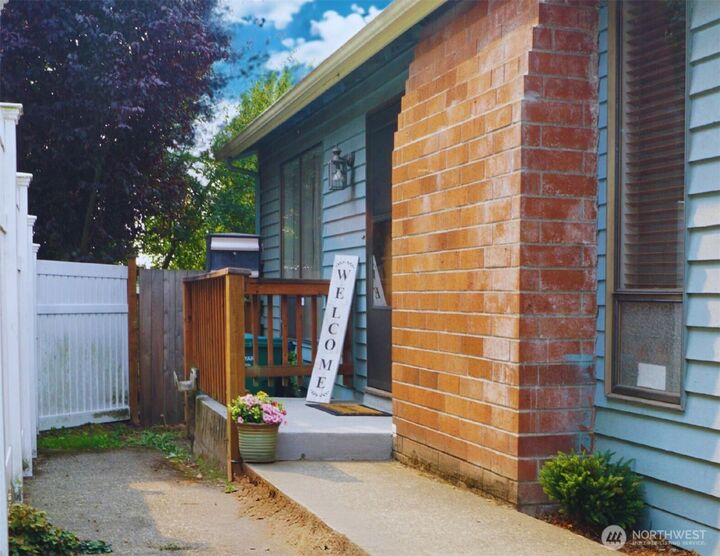 Property Photo: 5109 S Myrtle Street WA 98118