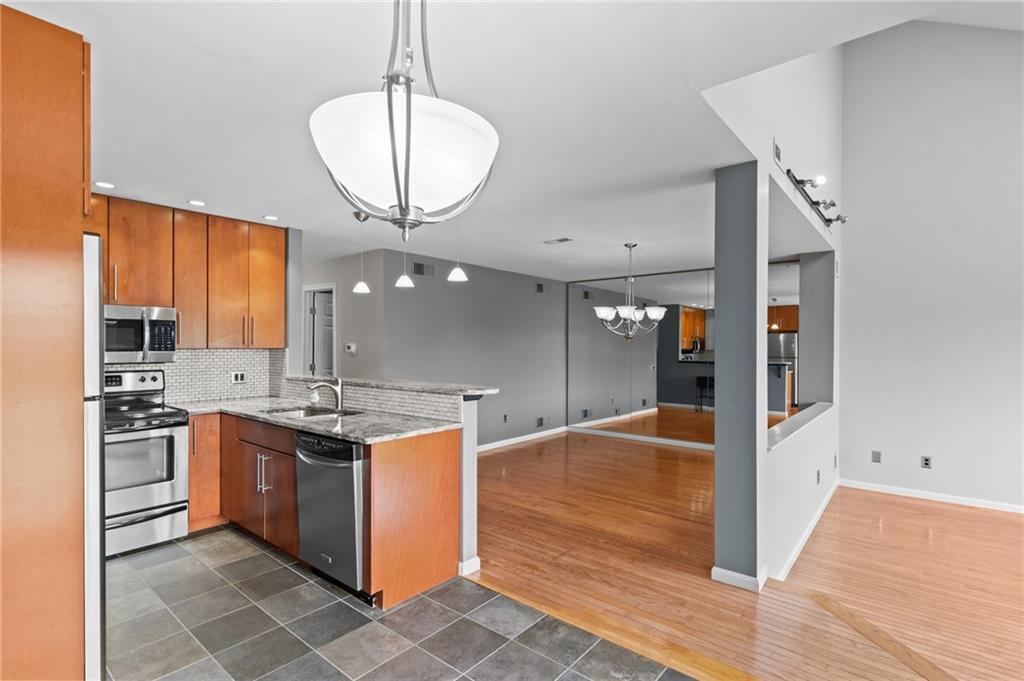 Property Photo: 76 Valley Green Court B RI 02904