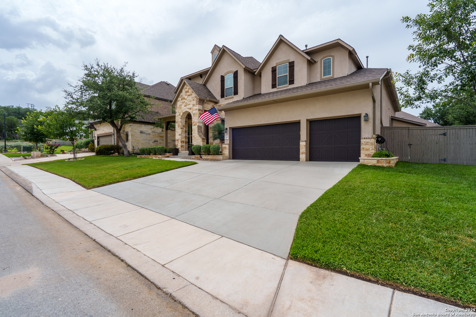 Property Photo: 17419 Hillsedge TX 78257