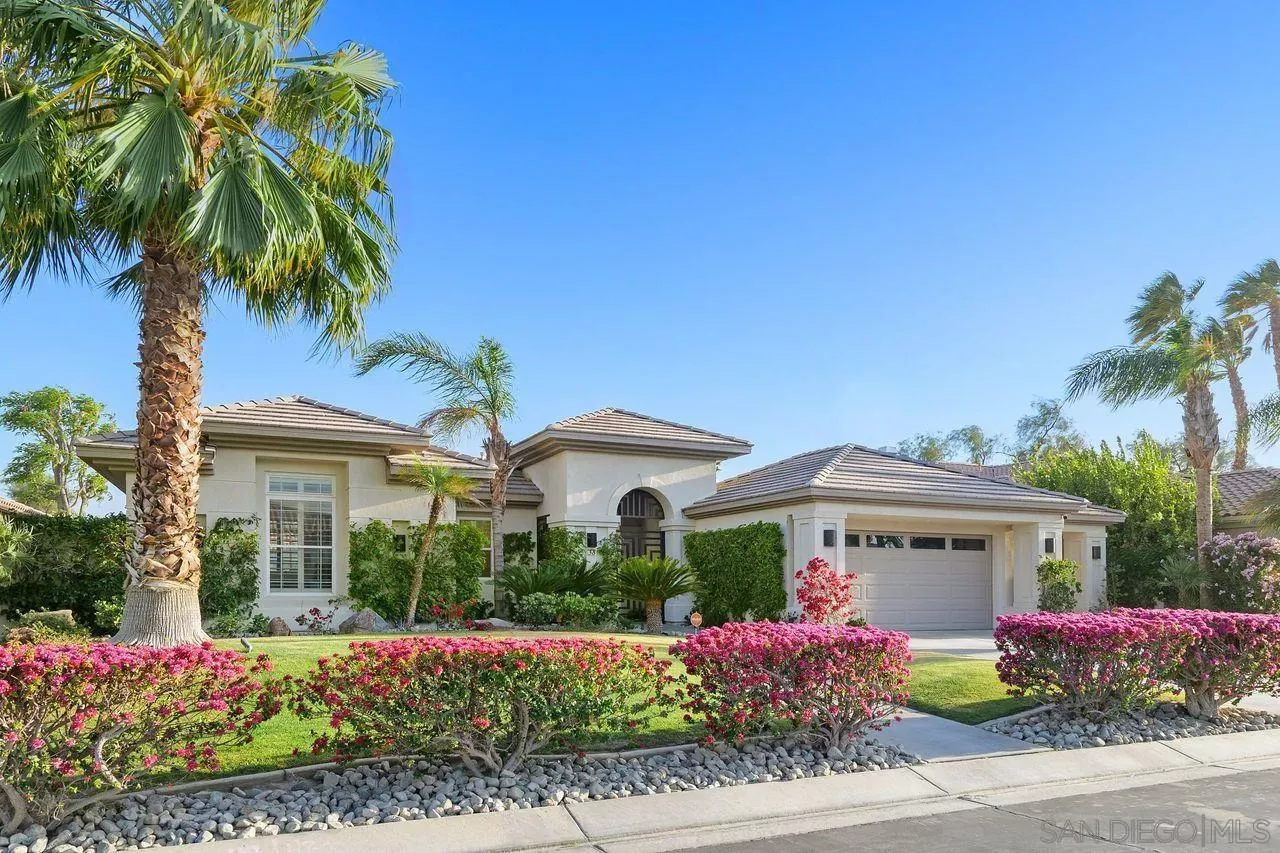 Property Photo:  38 Calle Del Norte  CA 92270 
