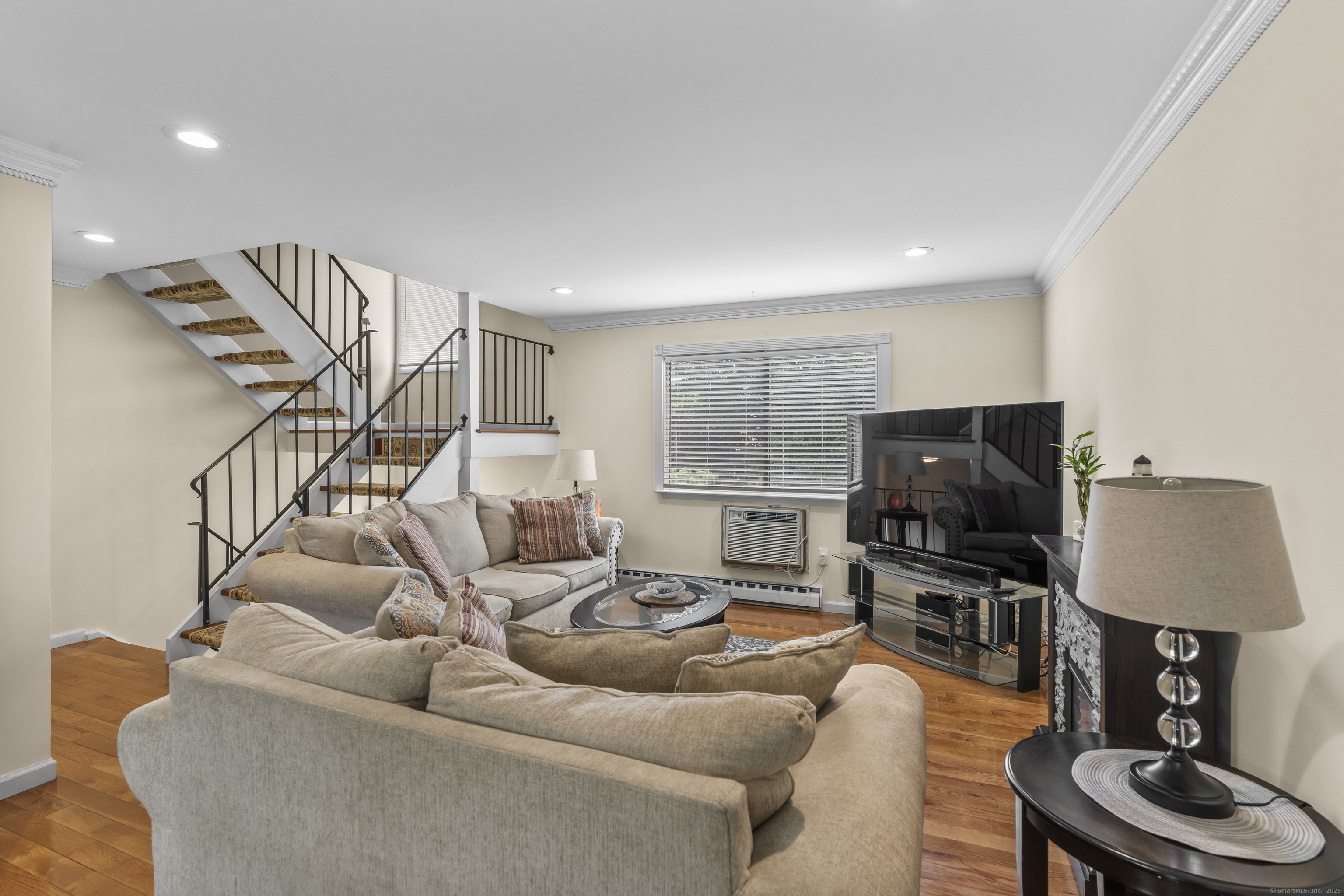 Property Photo: 60 Alvord Lane Apt 19 CT 06902
