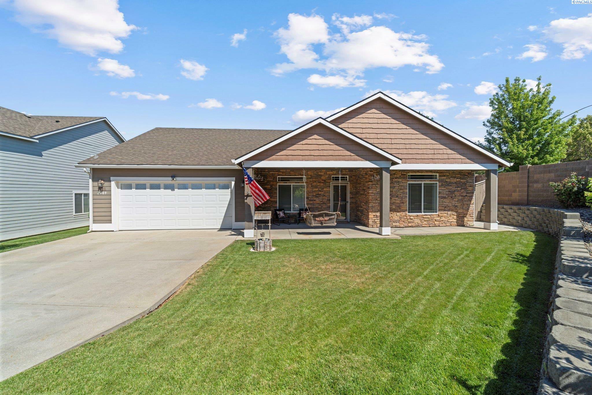 Property Photo: 2409 S Edison WA 99338
