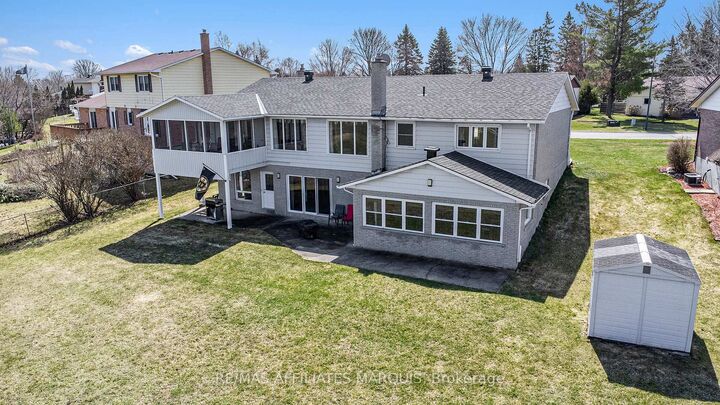 Photo de la propriété: 74 Colonel By Crescent ON K7A 5B6