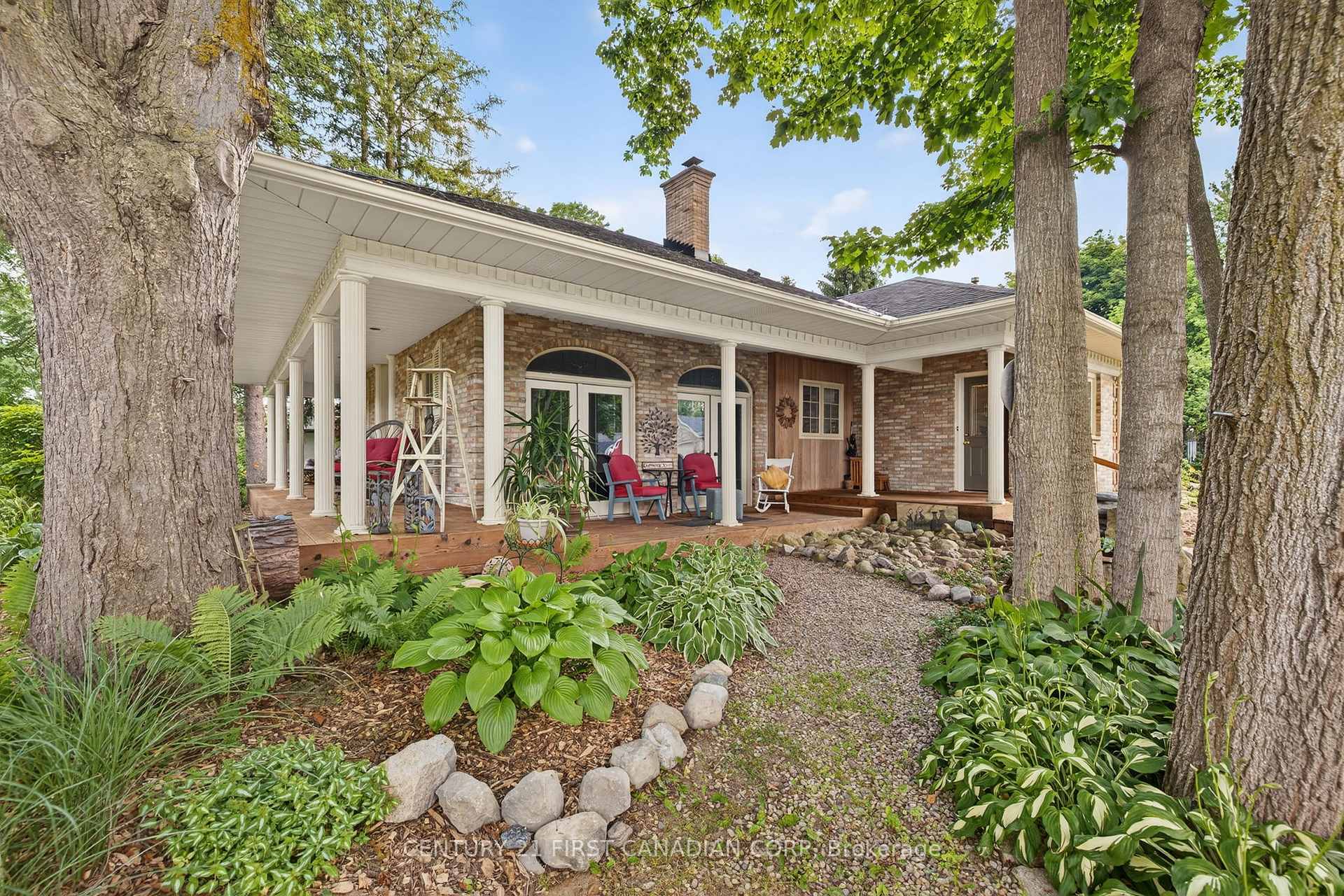 Property Photo: 24439 Poplar Hill Road ON N0M 2A0