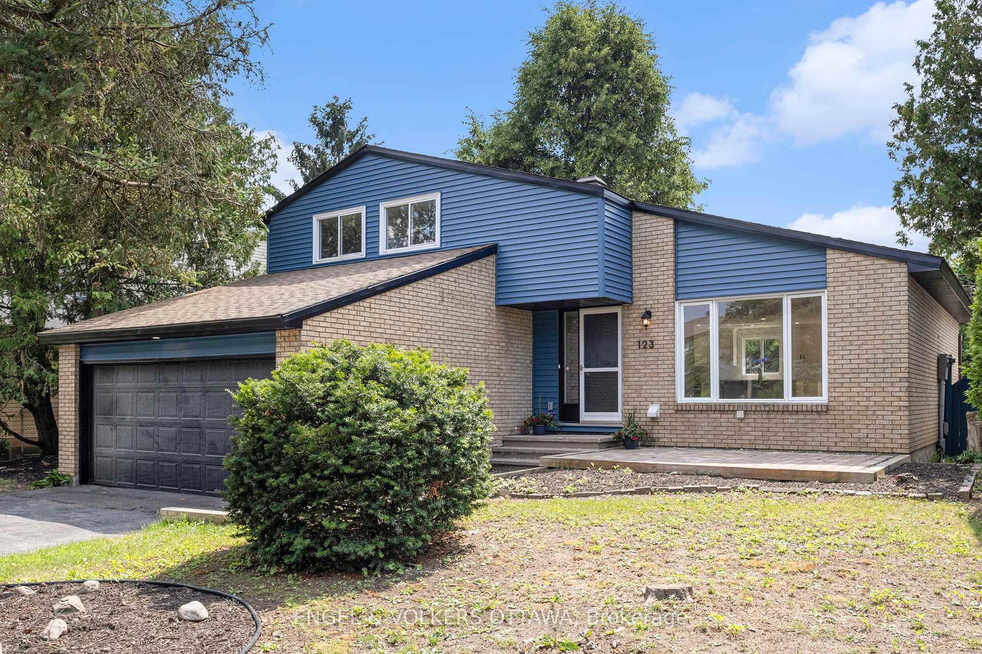 Property Photo: 123 Tripp Crescent ON K2J 1M5