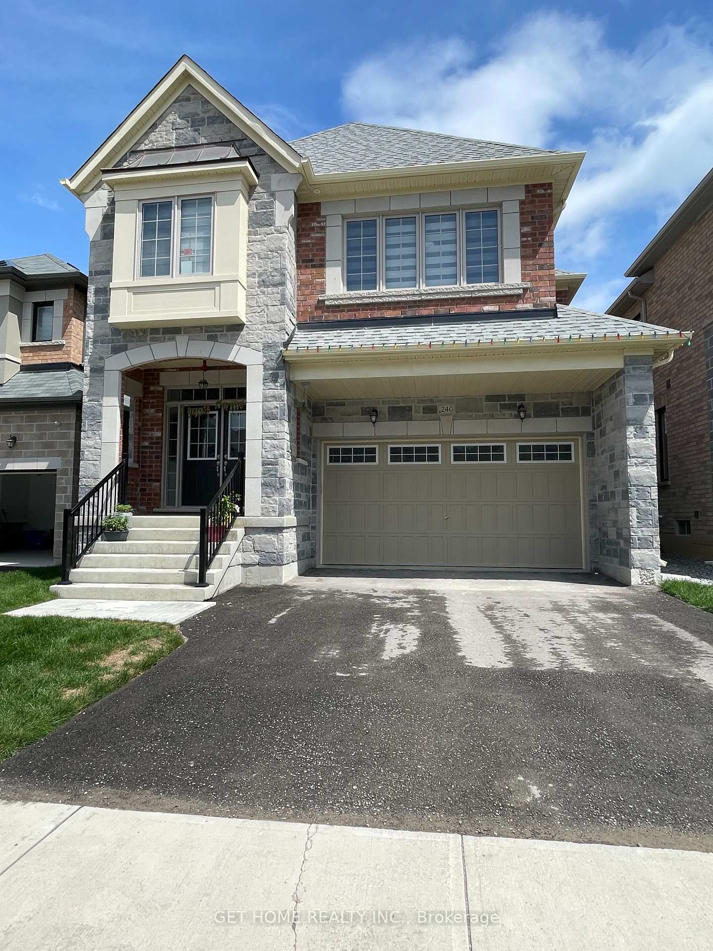 Property Photo: 240 Seaview Heights ON L9N 0S3