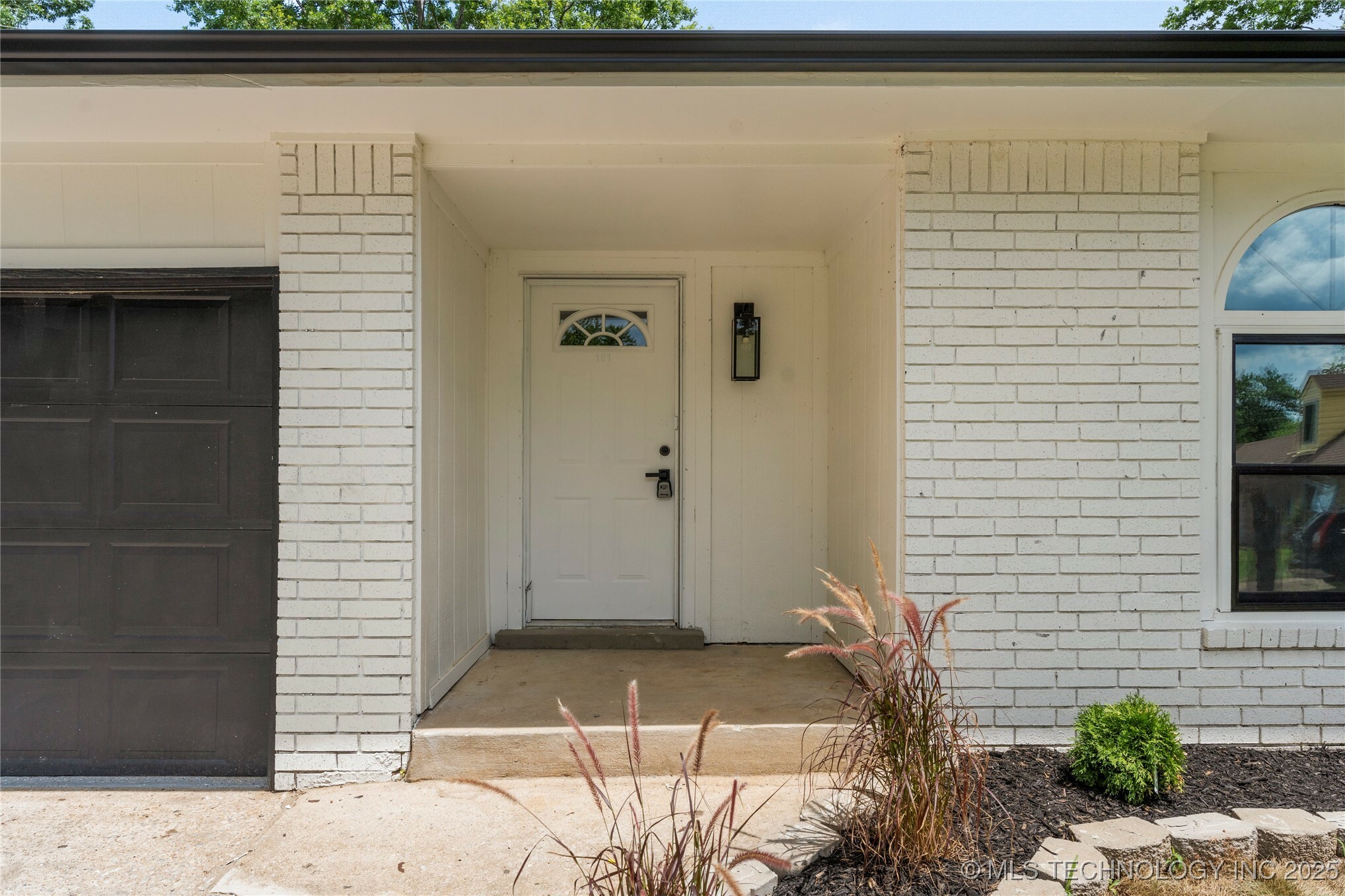 Property Photo: 101 W Waco Place OK 74011