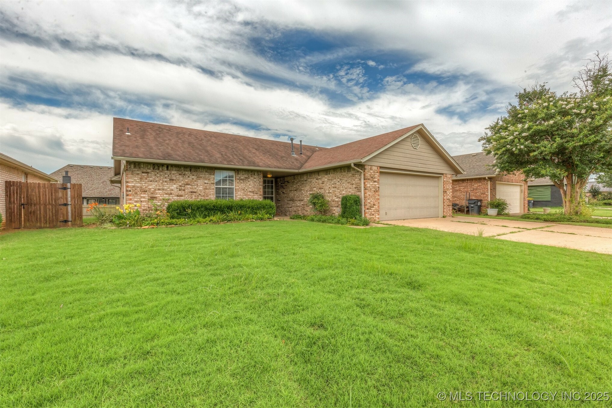 Property Photo: 1074 E 133rd Street OK 74033