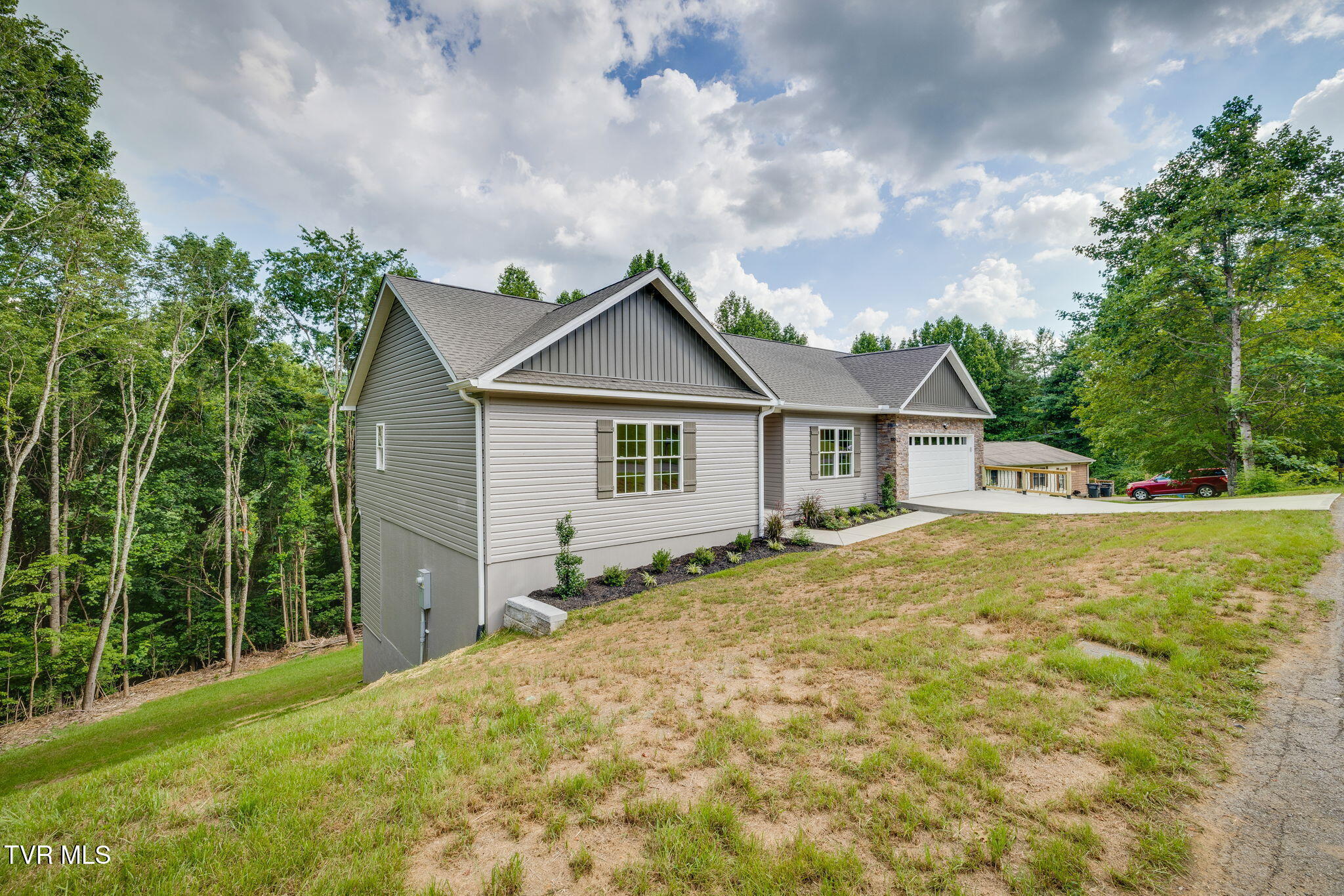 Property Photo: 129 Stratton Place TN 37663