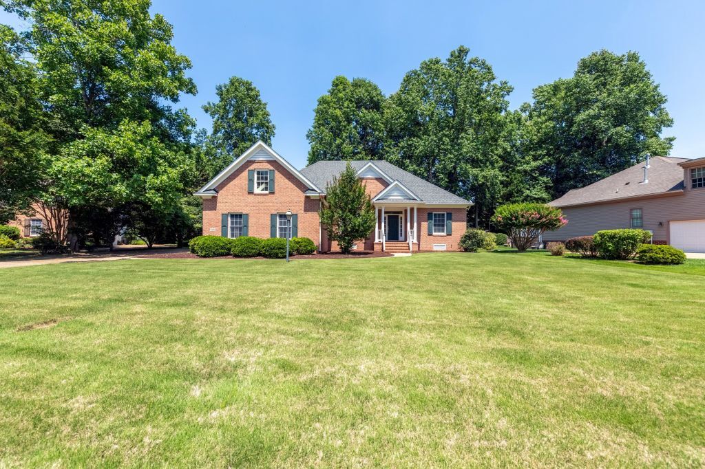 Property Photo:  509 Ashwood Drive  VA 23185 