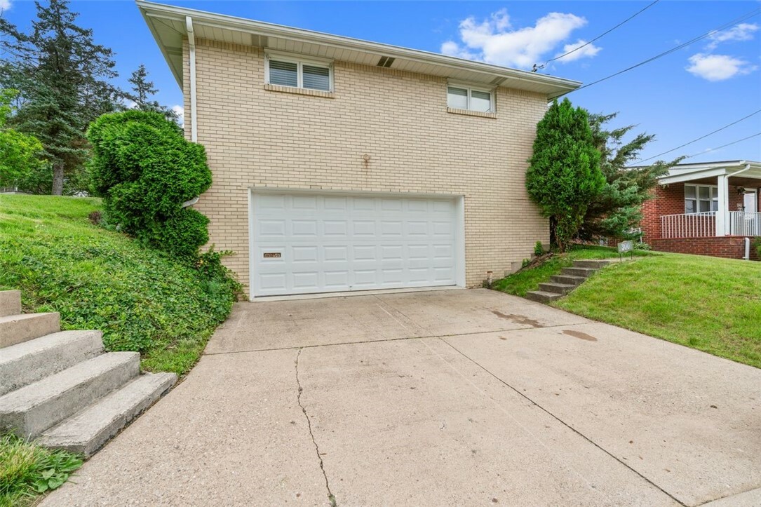 Property Photo: 300 Jacks Run Rd PA 15202