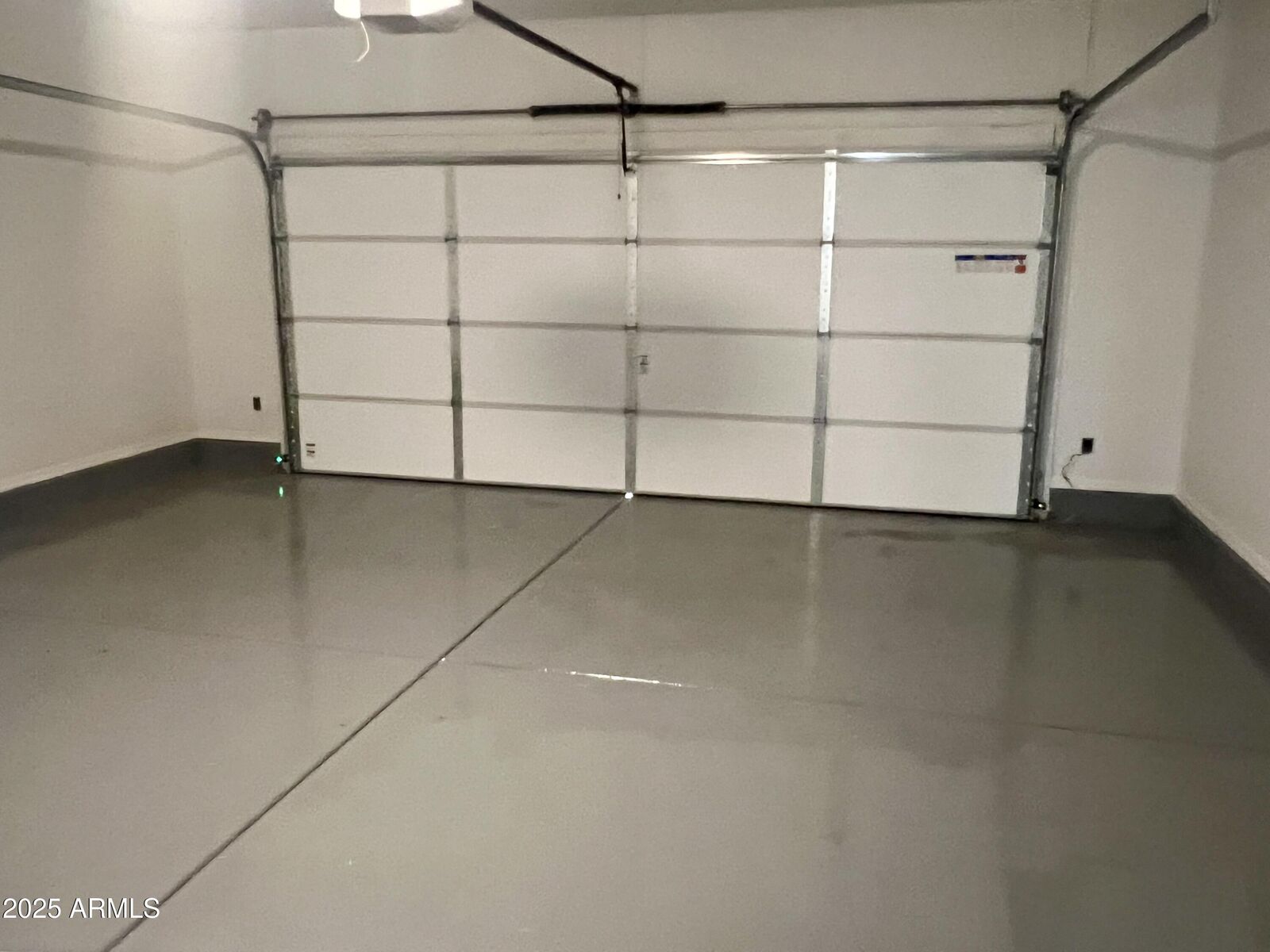 Property Photo: 7821 W Pike Place AZ 85035