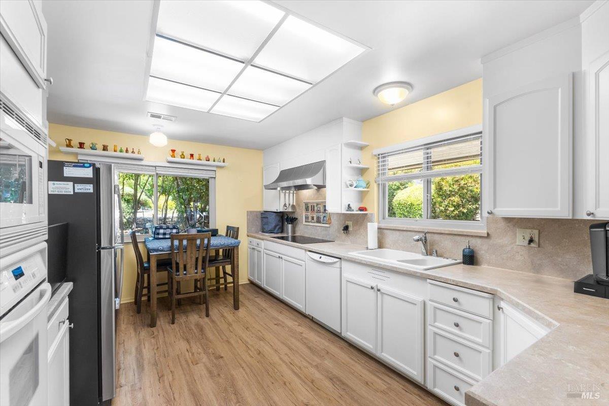 Property Photo: 442 Las Casitas Court A CA 95404