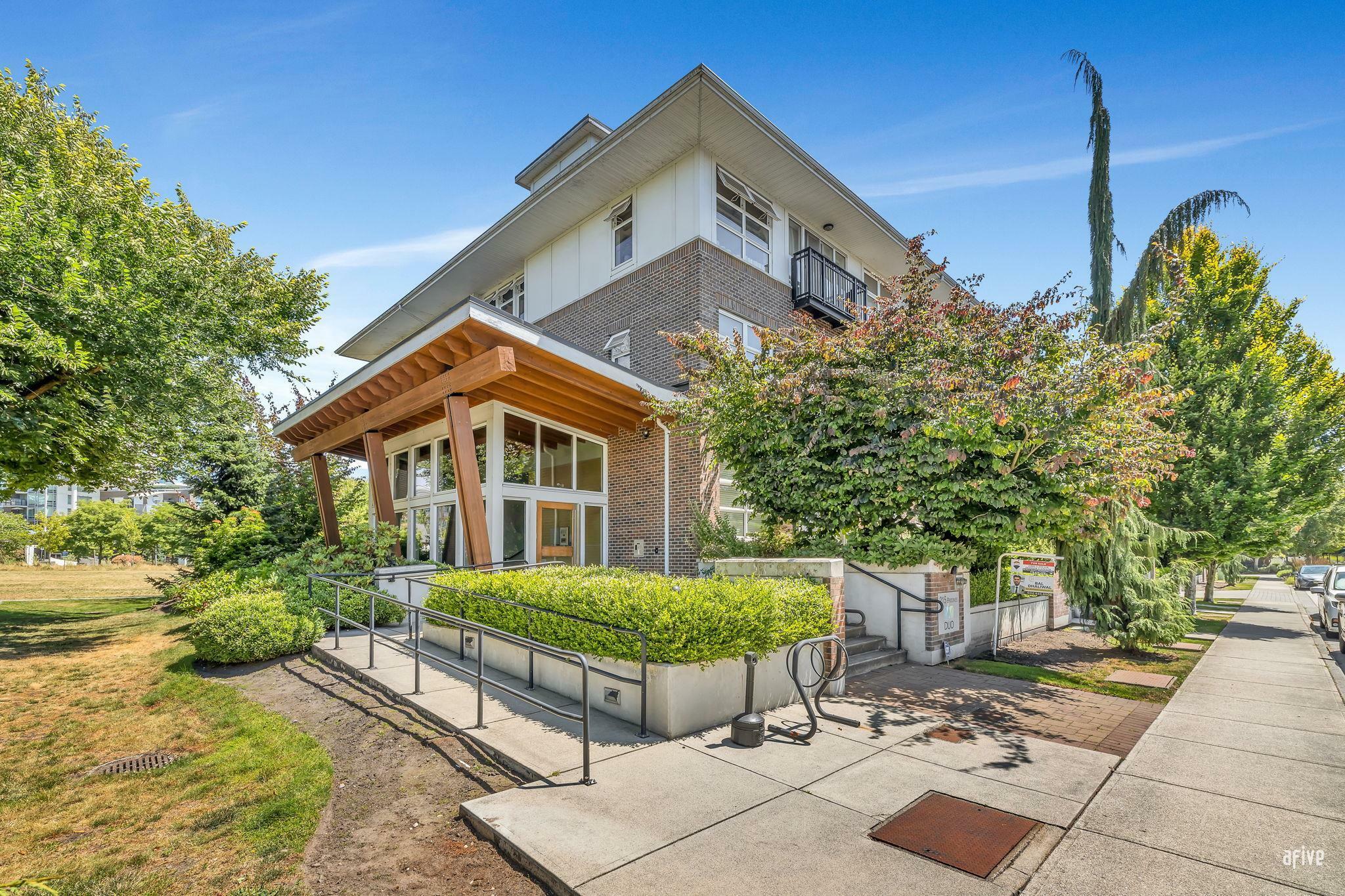 Property Photo: 215 Brookes Street 206 BC V3M 0G5