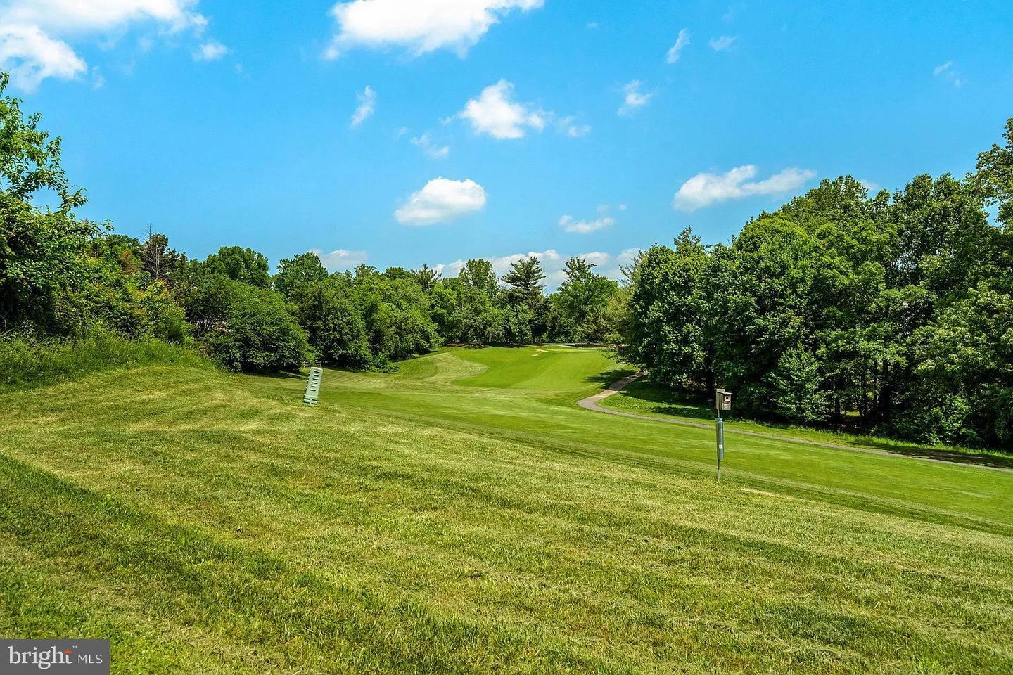 Property Photo: 12106 Green Leaf Court 102 VA 22033