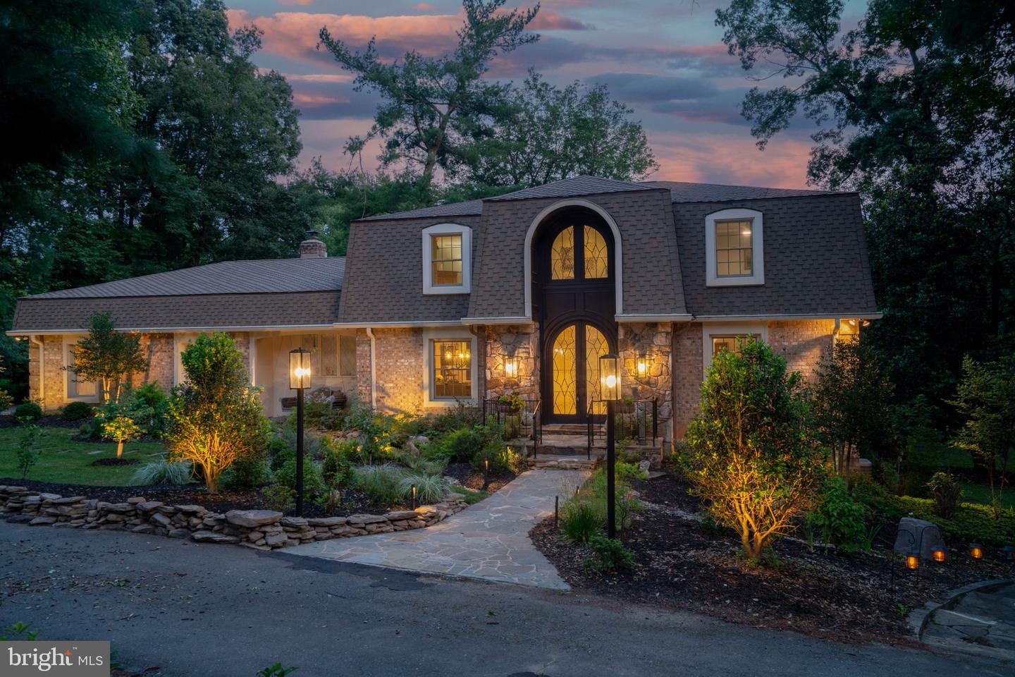 Property Photo: 10423 Deerfoot Drive VA 22066