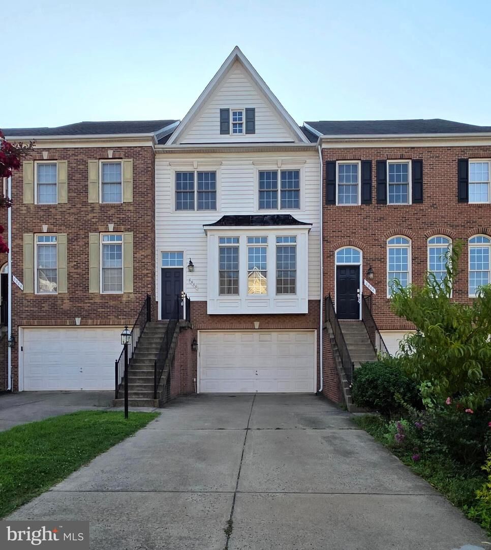 Property Photo: 6866 Witton Circle VA 20155