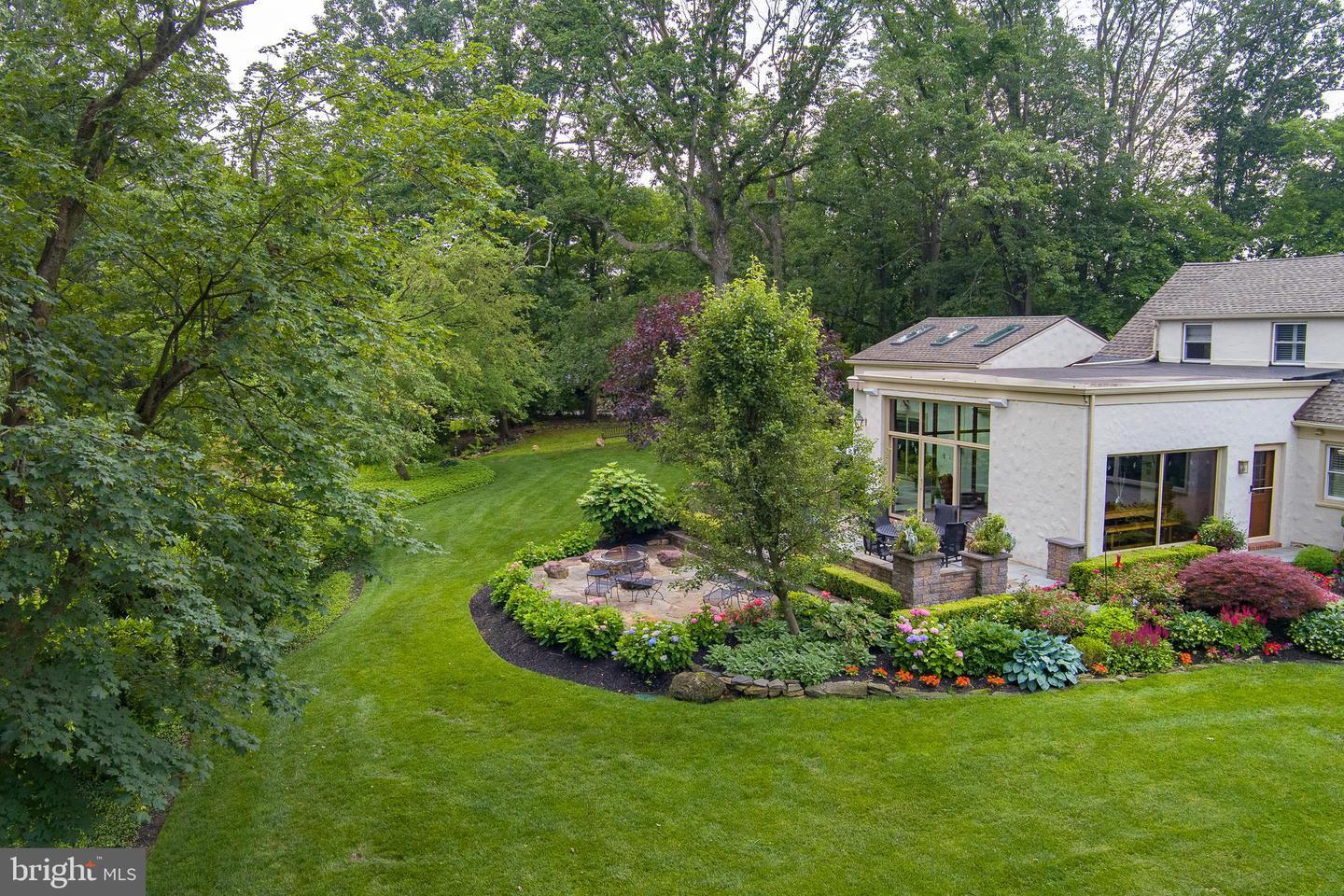 Property Photo: 922 Merion Square Road PA 19035