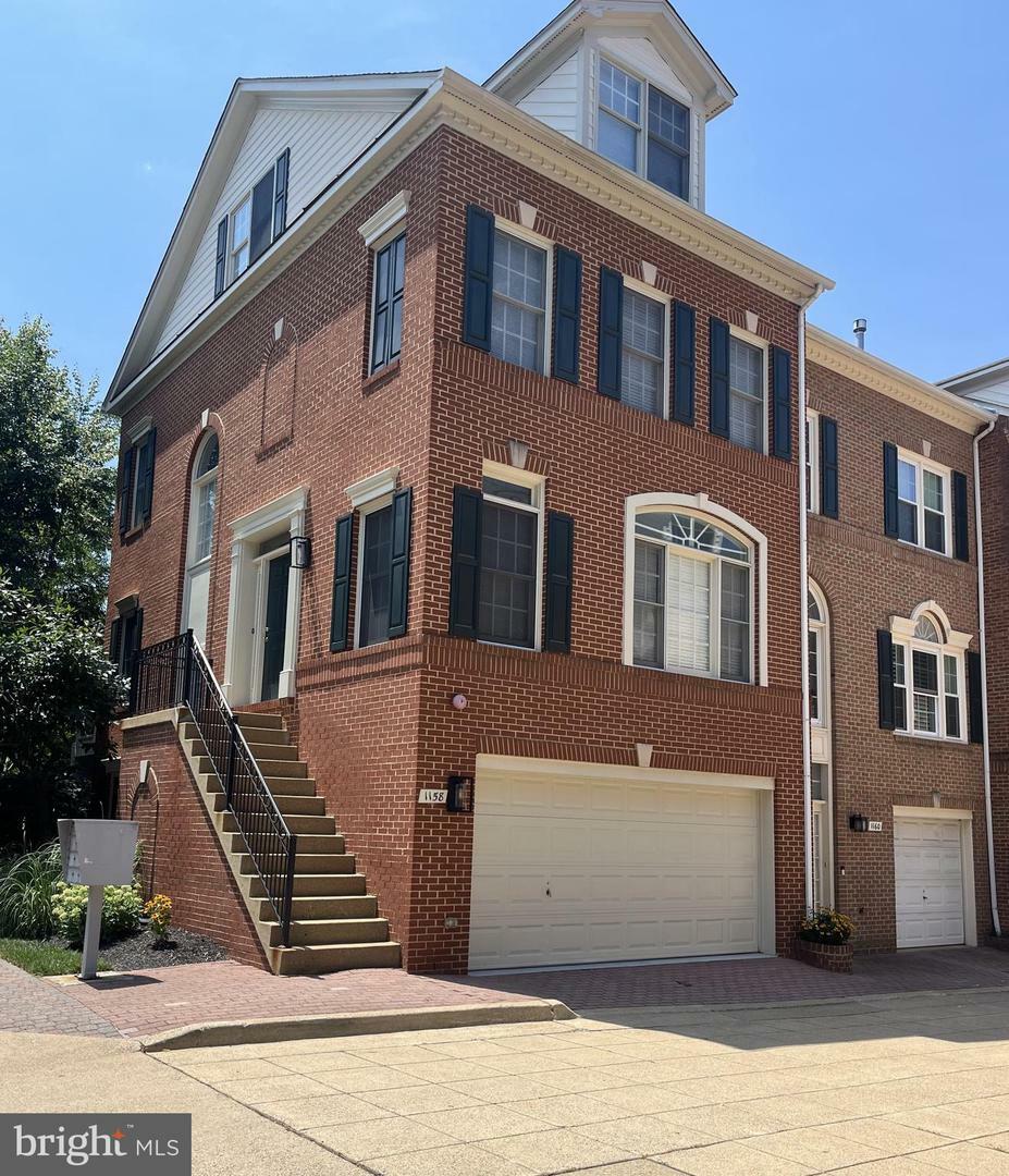 Property Photo: 1158 N Vernon Street VA 22201