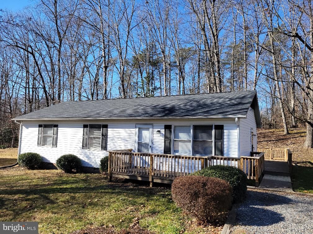 Property Photo: 11031 Ascot Circle VA 22407