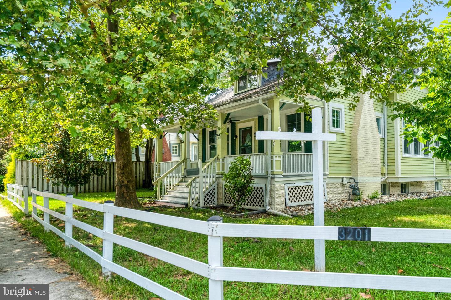 Property Photo: 3201 N Pershing Drive VA 22201