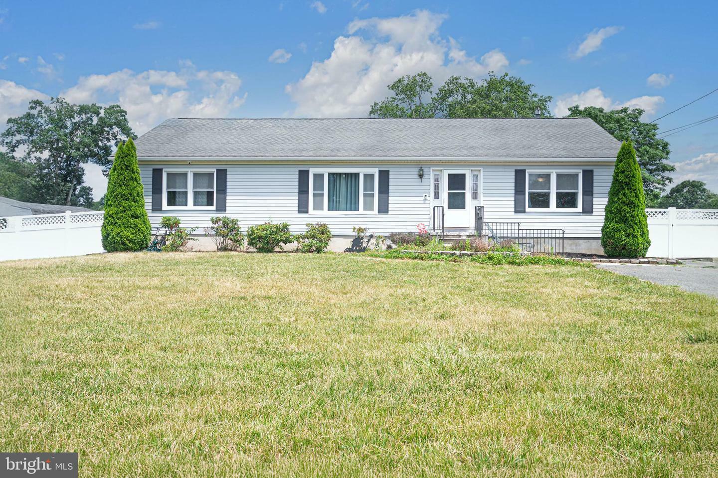 Property Photo: 208 W Arctic Avenue NJ 08341