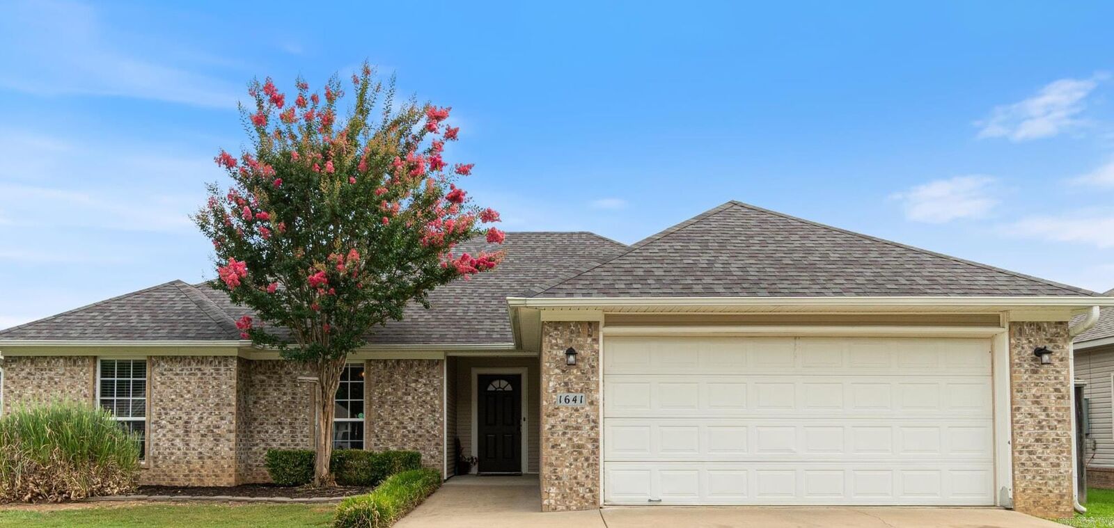Property Photo: 1641 White Oak Circle AR 72019