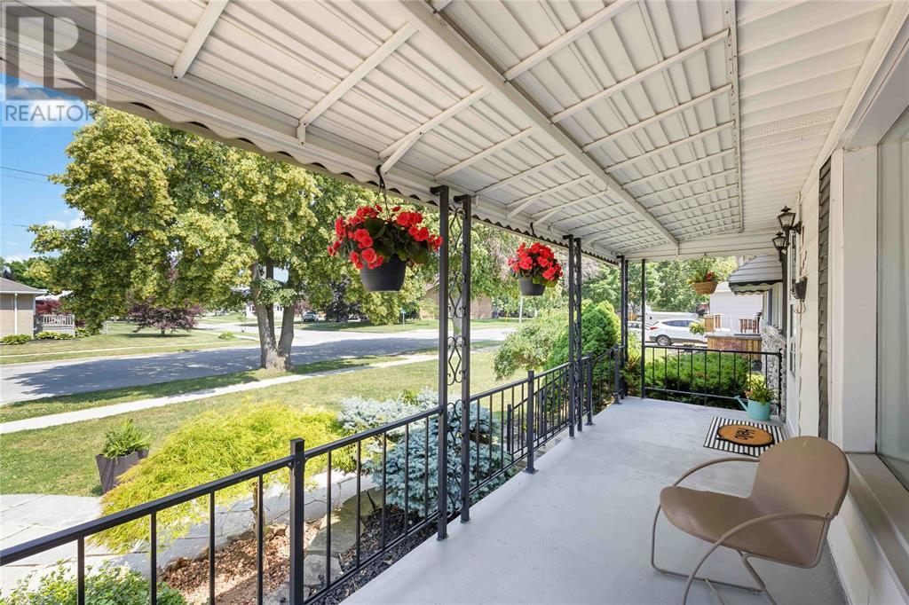 Property Photo:  147 Lansdowne Avenue North  ON N7S 2P4 