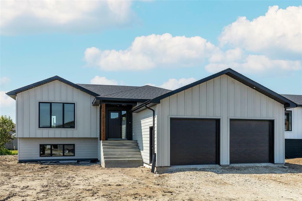 32 Parkside Crescent  Mitchell MB R5G 2X3 photo