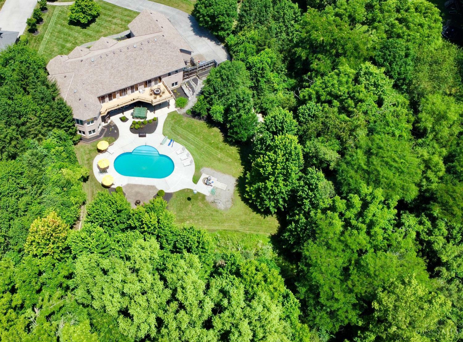 Property Photo: 6885 Willow Creek Run OH 45044