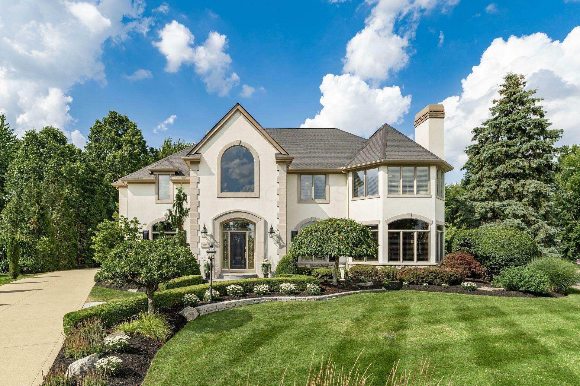 Property Photo: 5615 Wild Pine Drive OH 43082