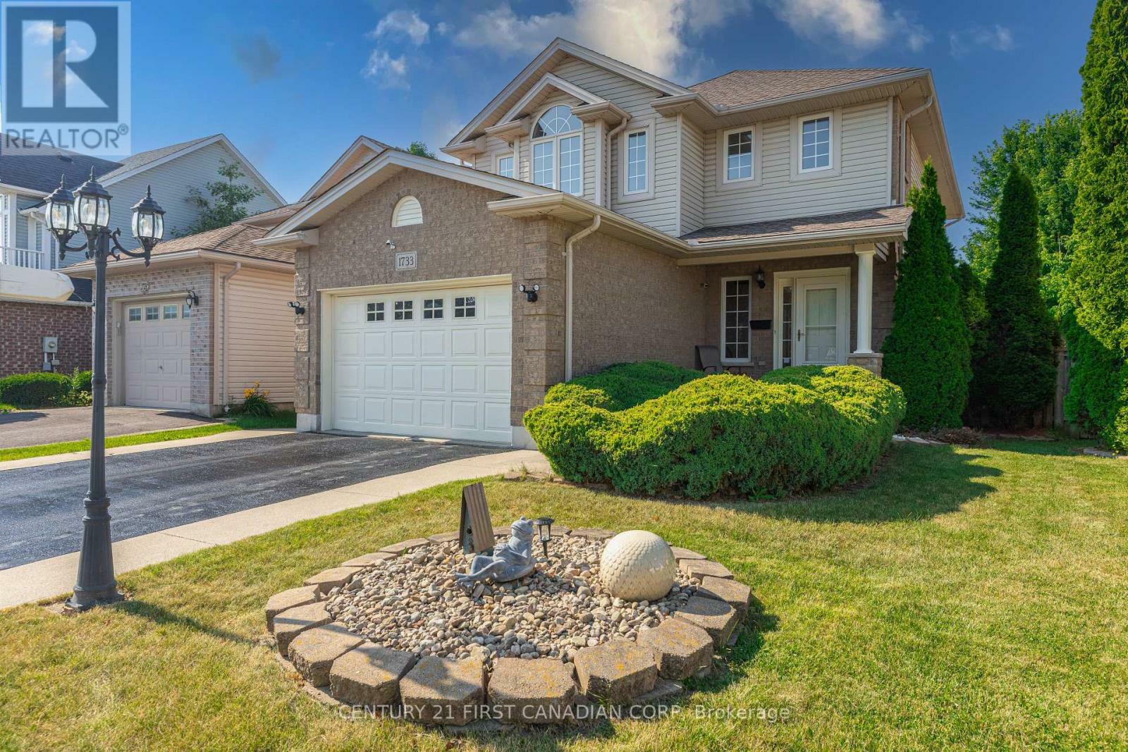 Property Photo: 1733 Devos Drive ON N5X 4H8