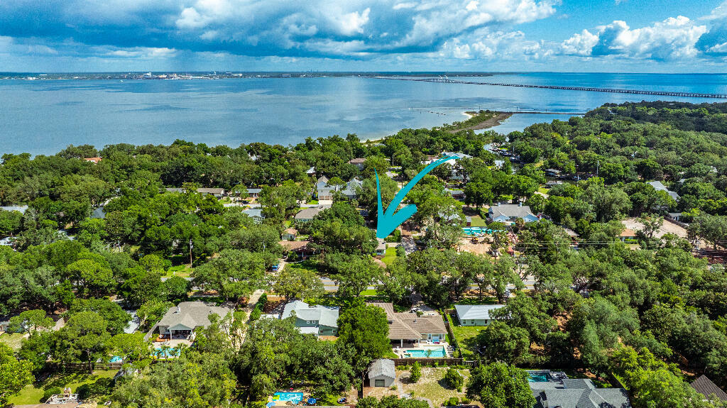 Property Photo: 420 Fairpoint Drive FL 32561
