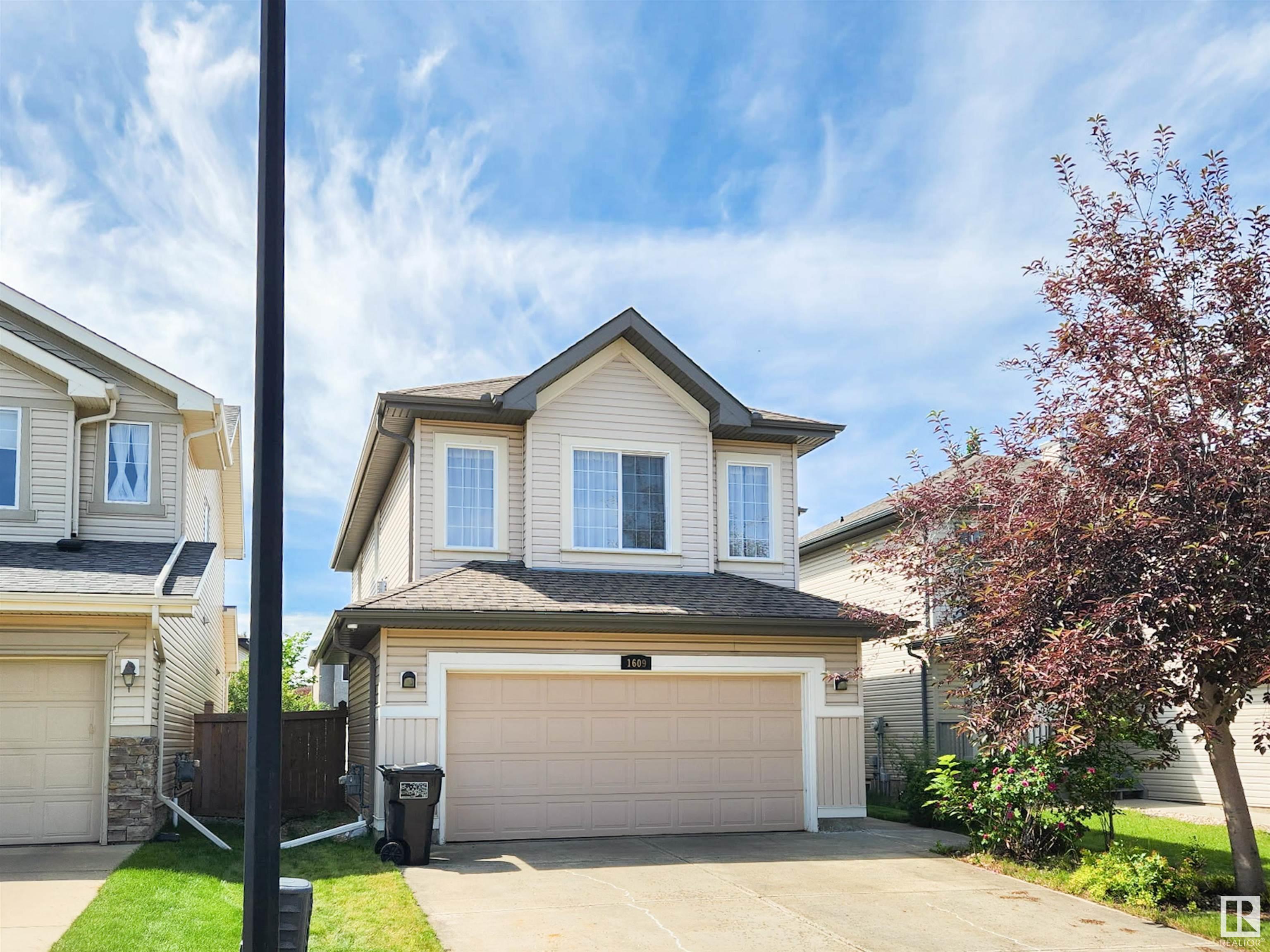 Property Photo:  1609 Hodgson Court NW  AB T6R 3R5 