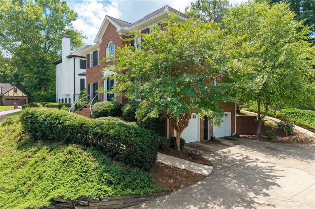 Property Photo: 835 Kings Arms Way GA 30022