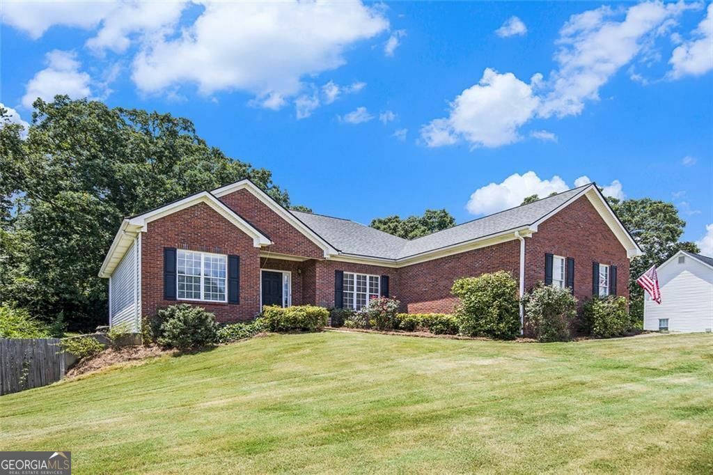 Property Photo: 27 Shepherd Drive GA 30122