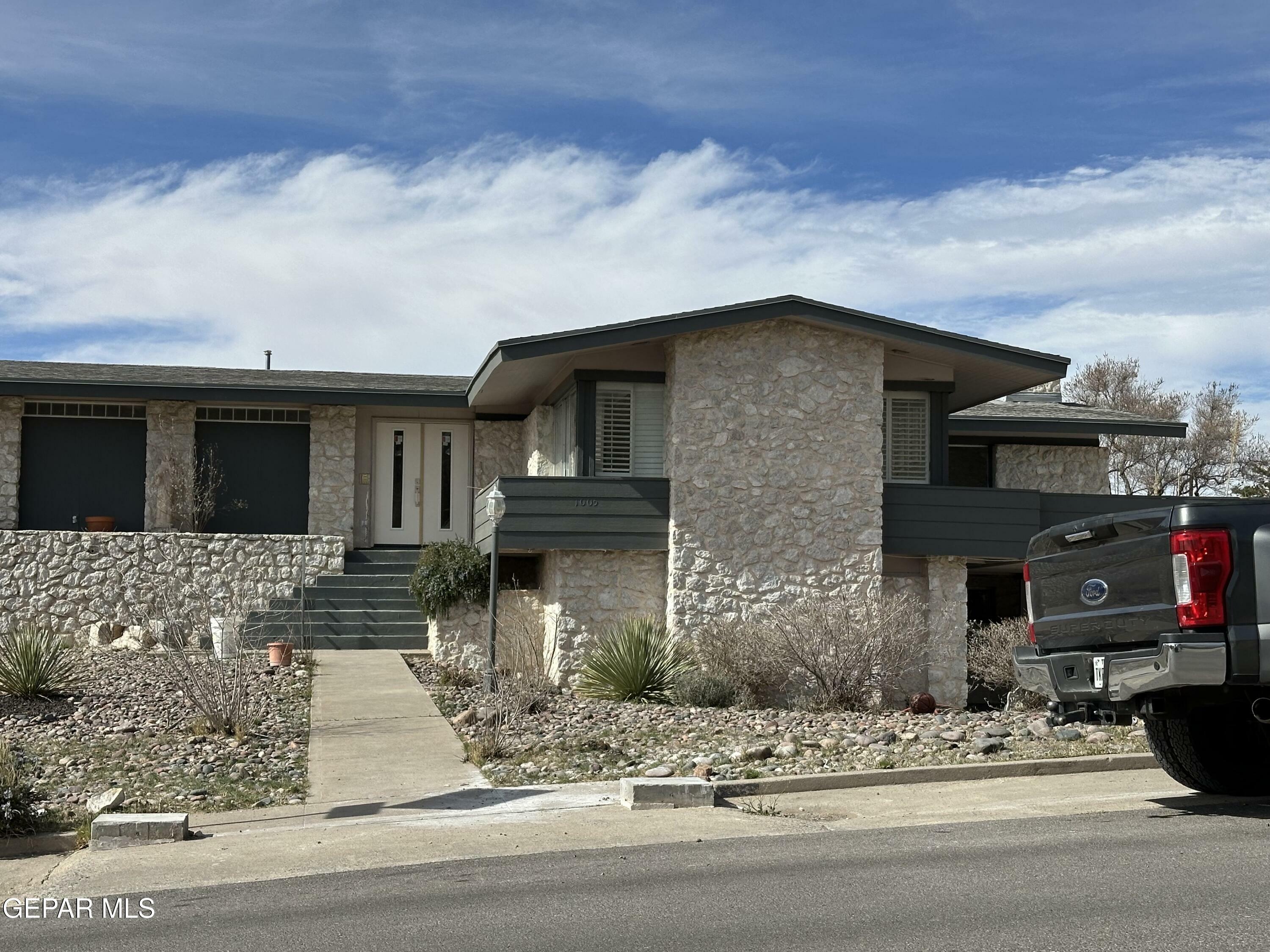 Property Photo: 1005 Singing Hills Drive TX 79912
