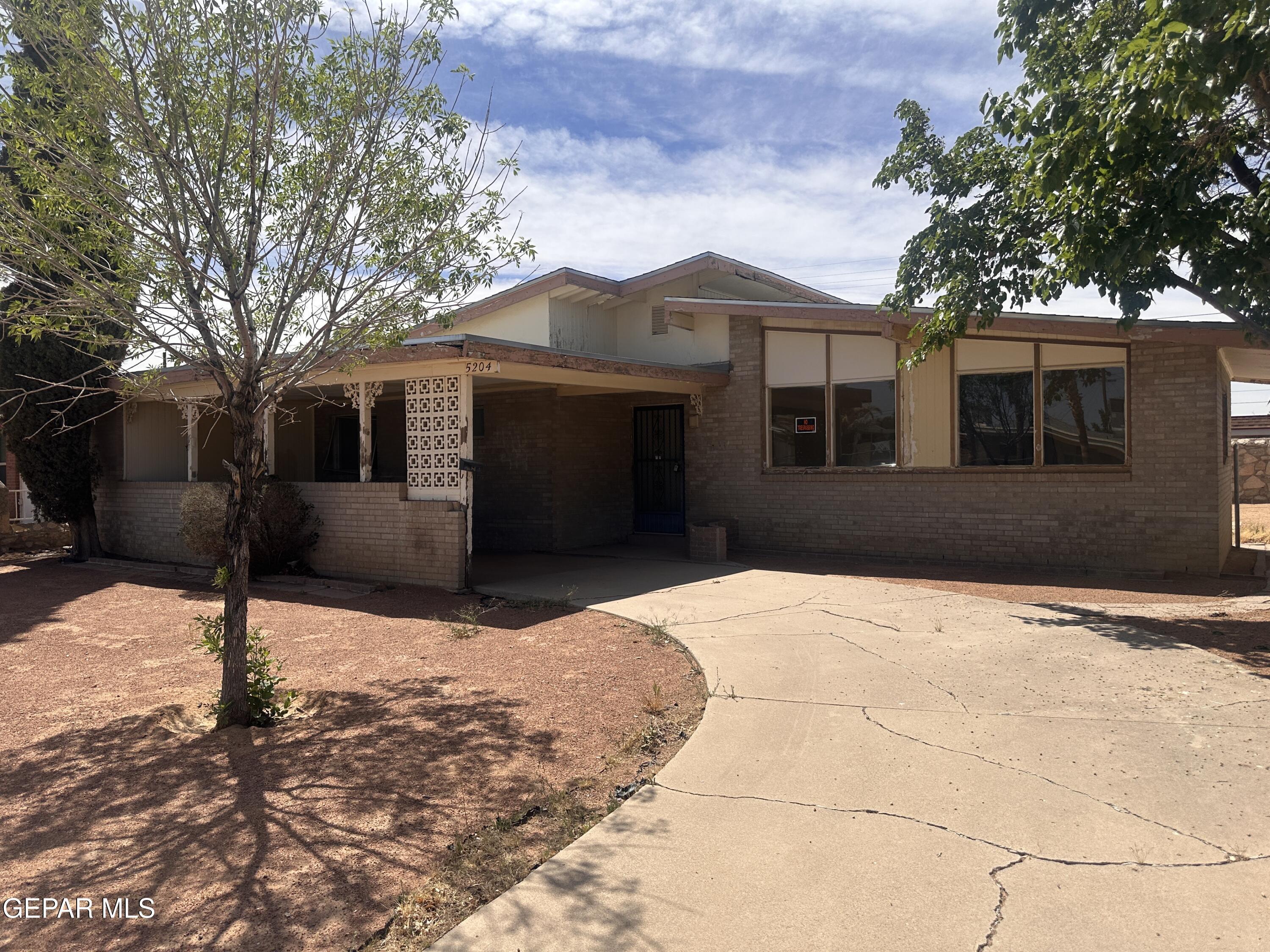 Property Photo:  5204 Antonio Avenue  TX 79924 