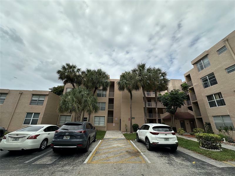 Property Photo: 9430 Live Oak Pl 207 FL 33324