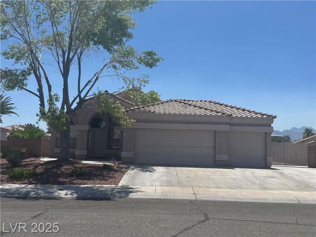 Property Photo: 6117 Azurite Drive NV 89130